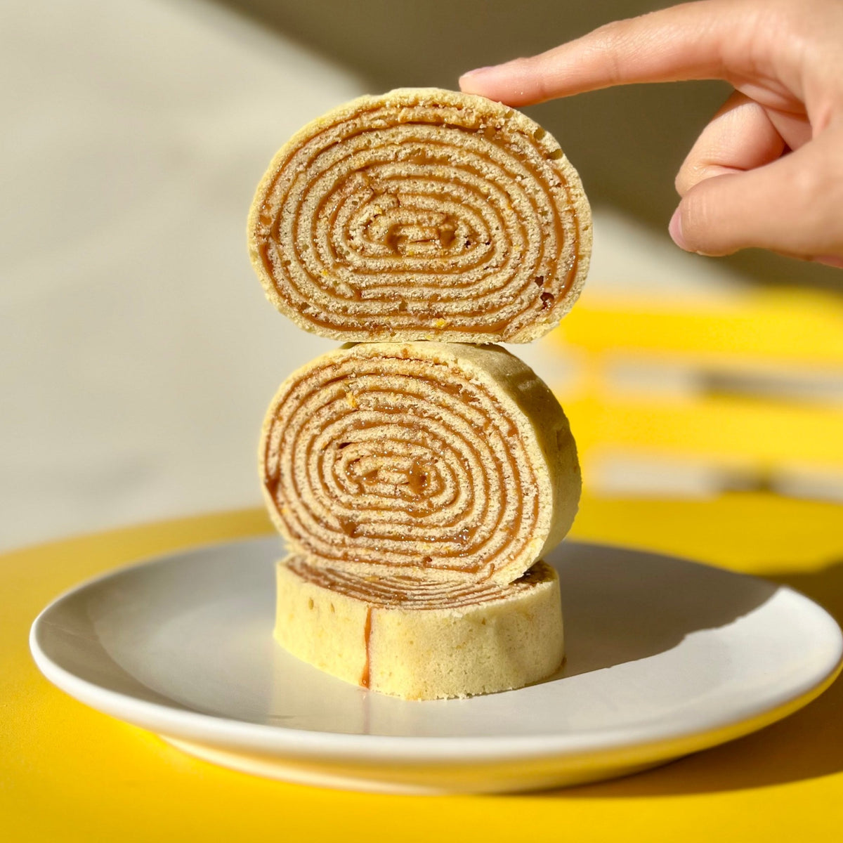 Orange and Caramelized Milk Cake Roll (Doce de Leite!) – Kouklet